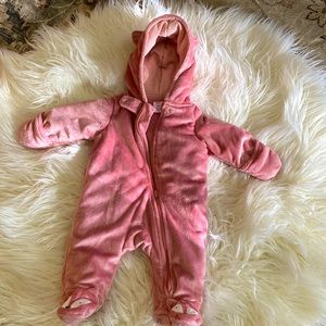 Carters footed bodysuit, size 3 months, in perfect condition never used!!!
